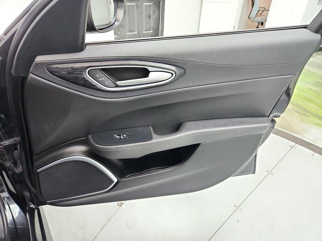 2023 Alfa Romeo Giulia - $17,950