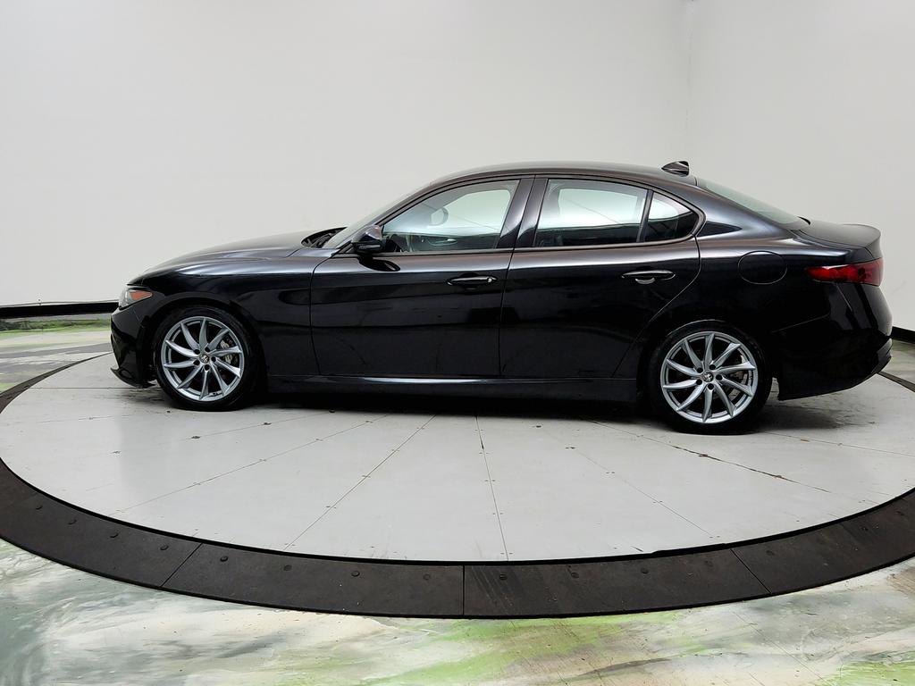 2023 Alfa Romeo Giulia - $17,950