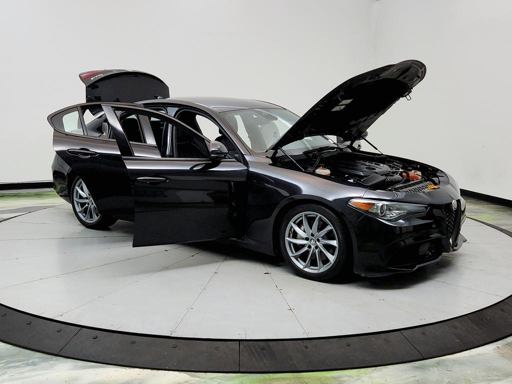 2023 Alfa Romeo Giulia - $17,950