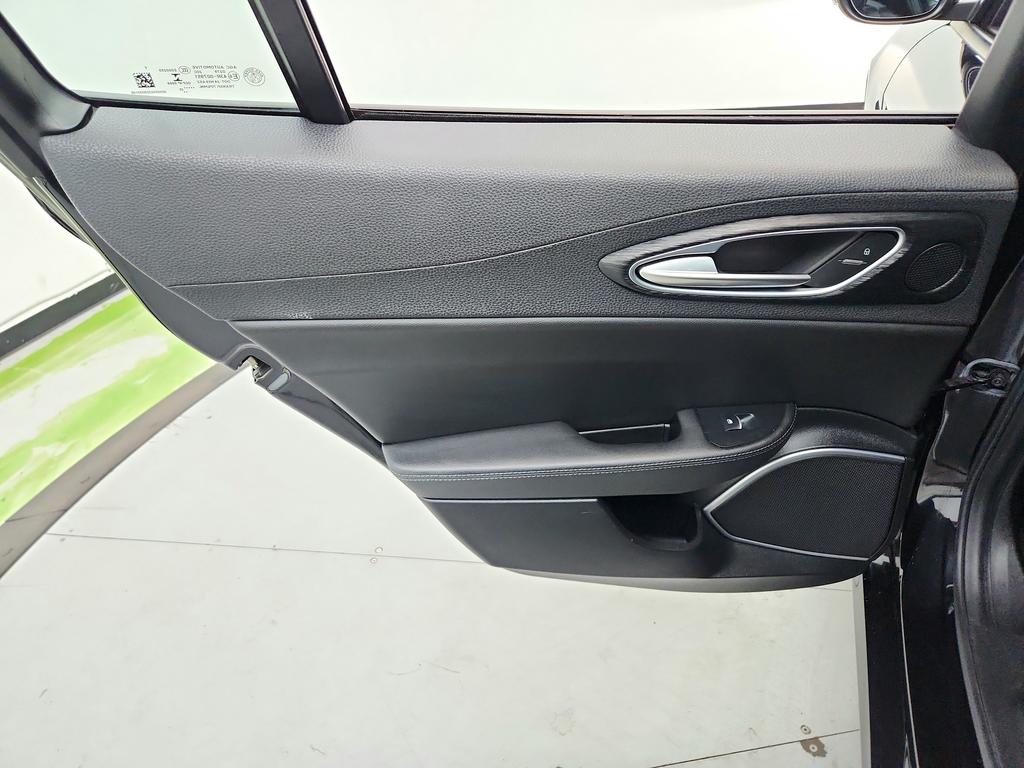 2023 Alfa Romeo Giulia - $17,950