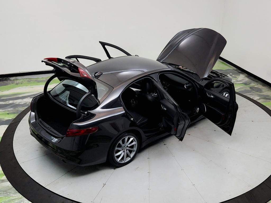 2023 Alfa Romeo Giulia - $17,950