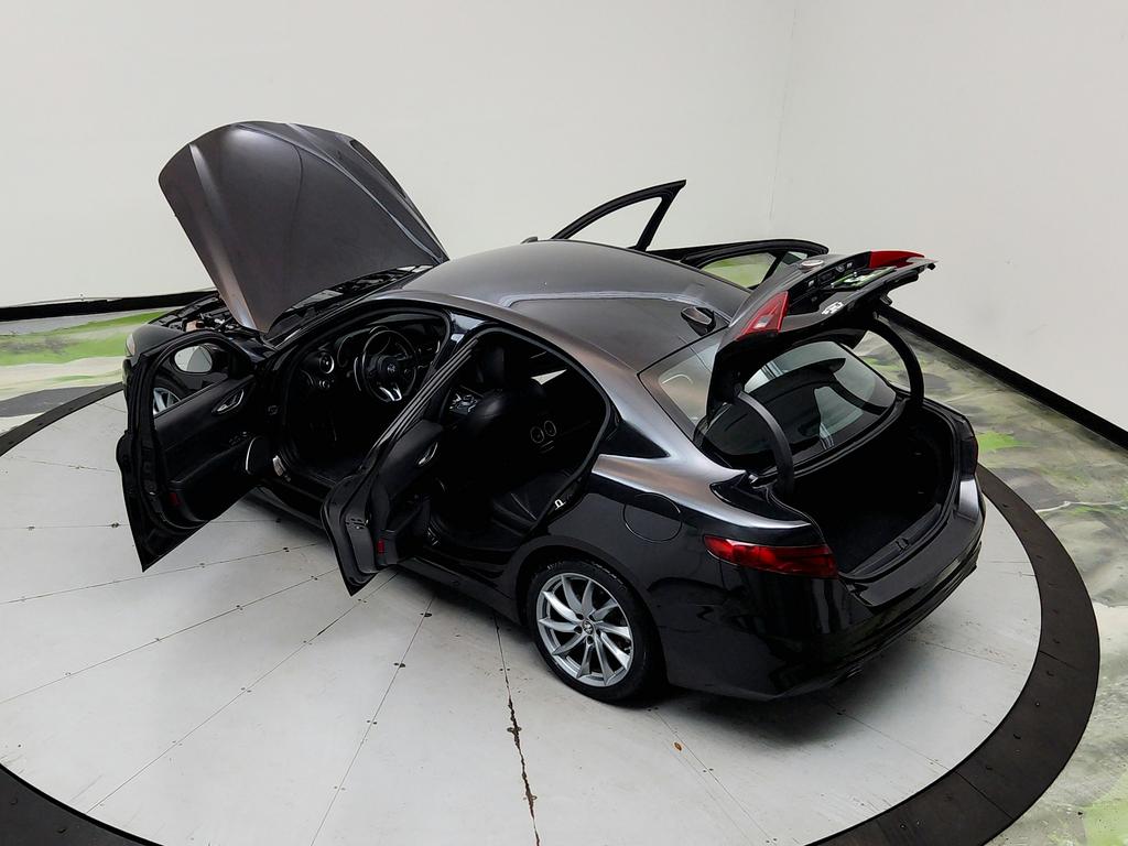 2023 Alfa Romeo Giulia - $17,950