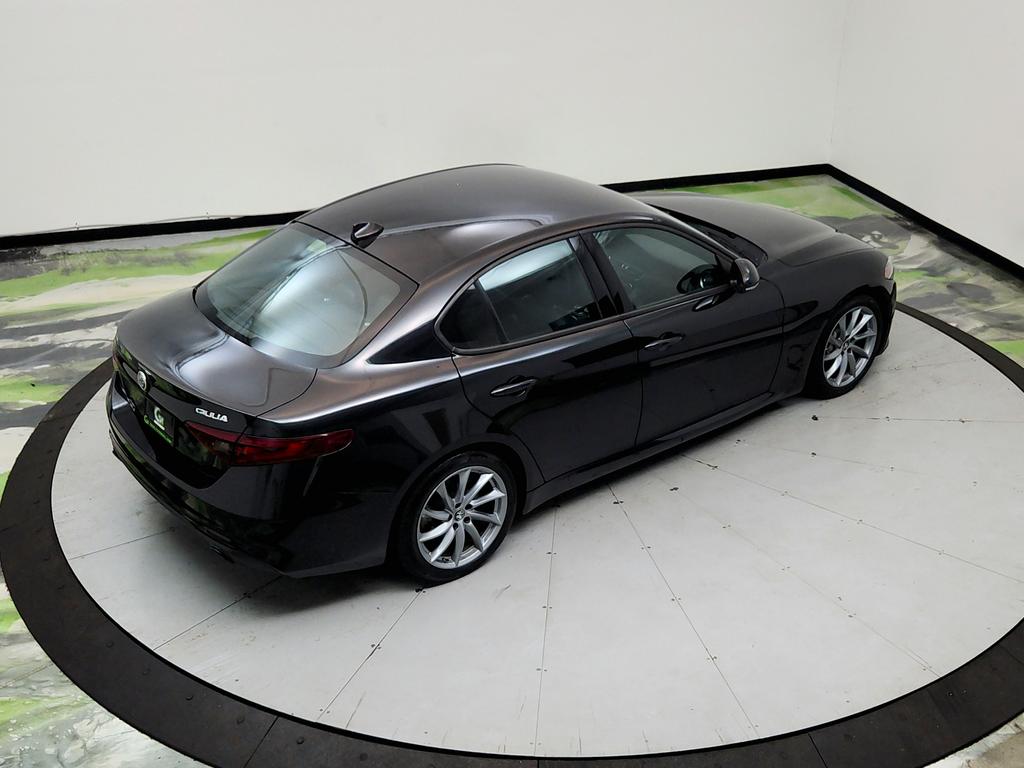 2023 Alfa Romeo Giulia - $17,950