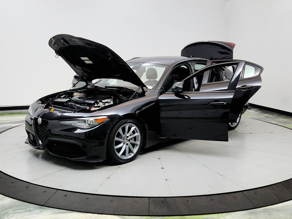 2023 Alfa Romeo Giulia - $17,950