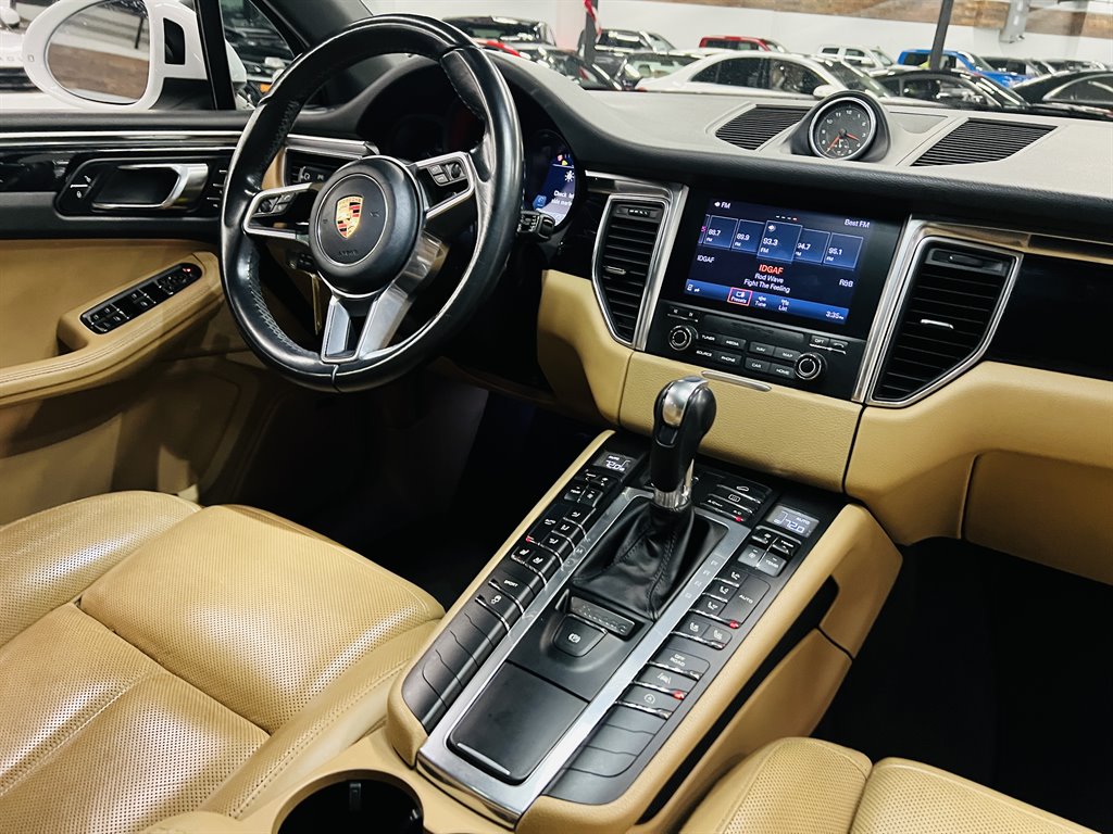 2018 PORSCHE Macan SUV / Crossover - $25,850