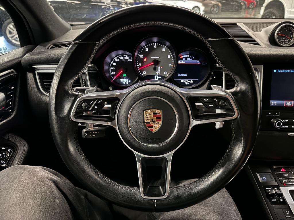 2017 Porsche Macan S photo