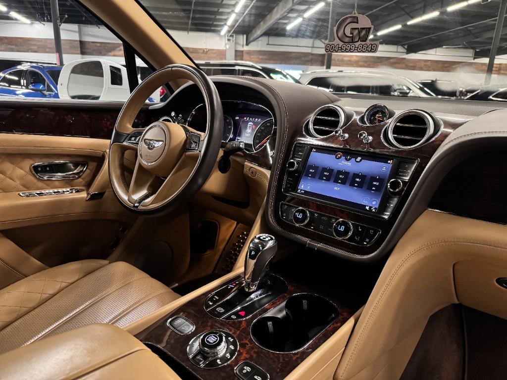 2017 Bentley Bentayga  photo