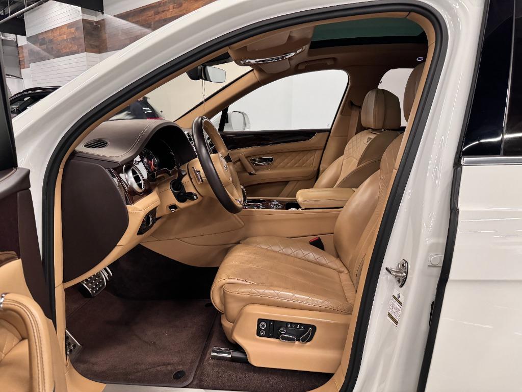 2017 Bentley Bentayga  photo