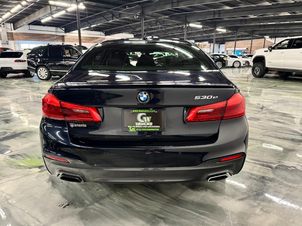 2018 BMW 5-Series 530xe photo
