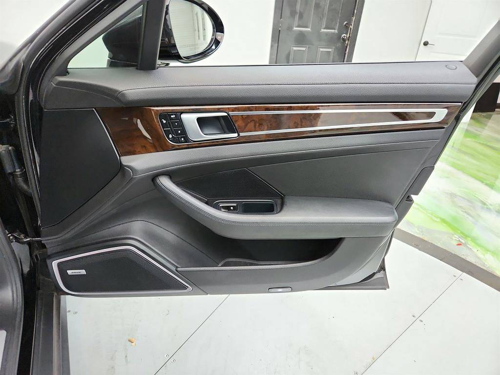 2018 Porsche Panamera 4 E-Hybrid photo