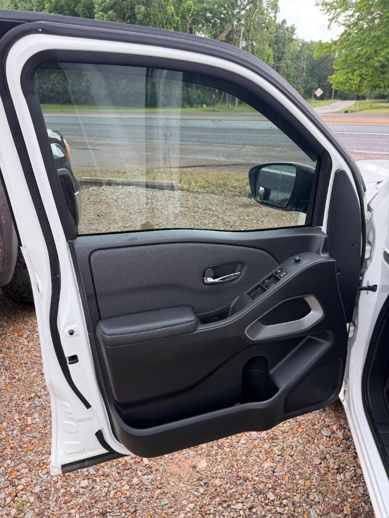 2024 Nissan Frontier - $22,995