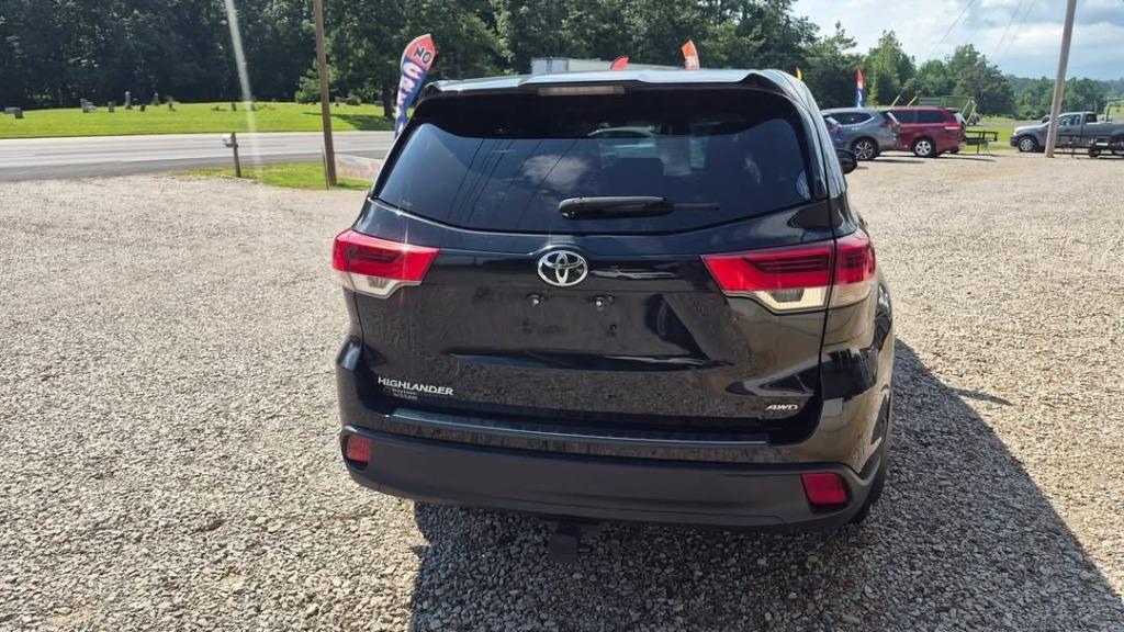2018 Toyota Highlander - $23,495