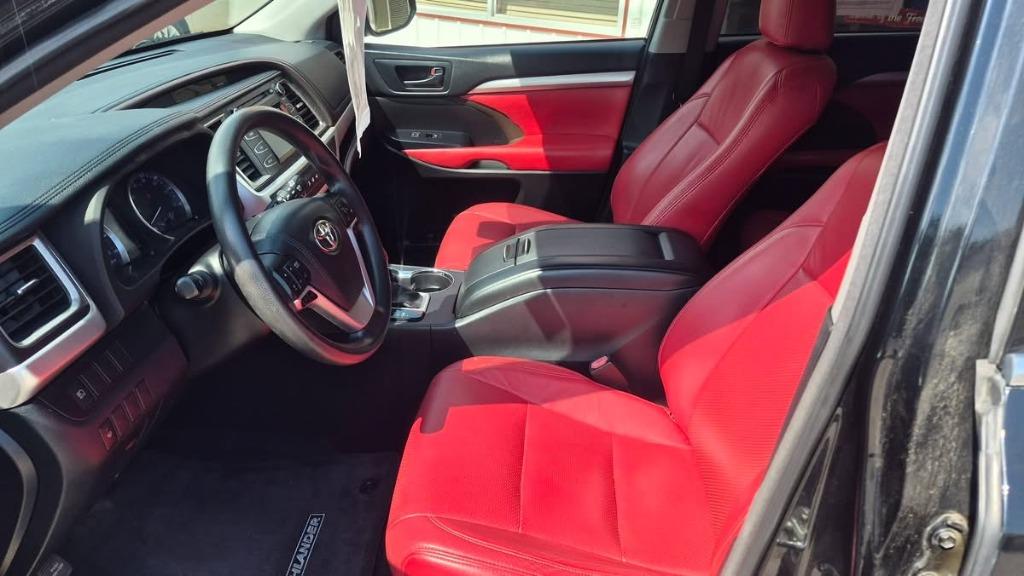 2018 Toyota Highlander - $23,495