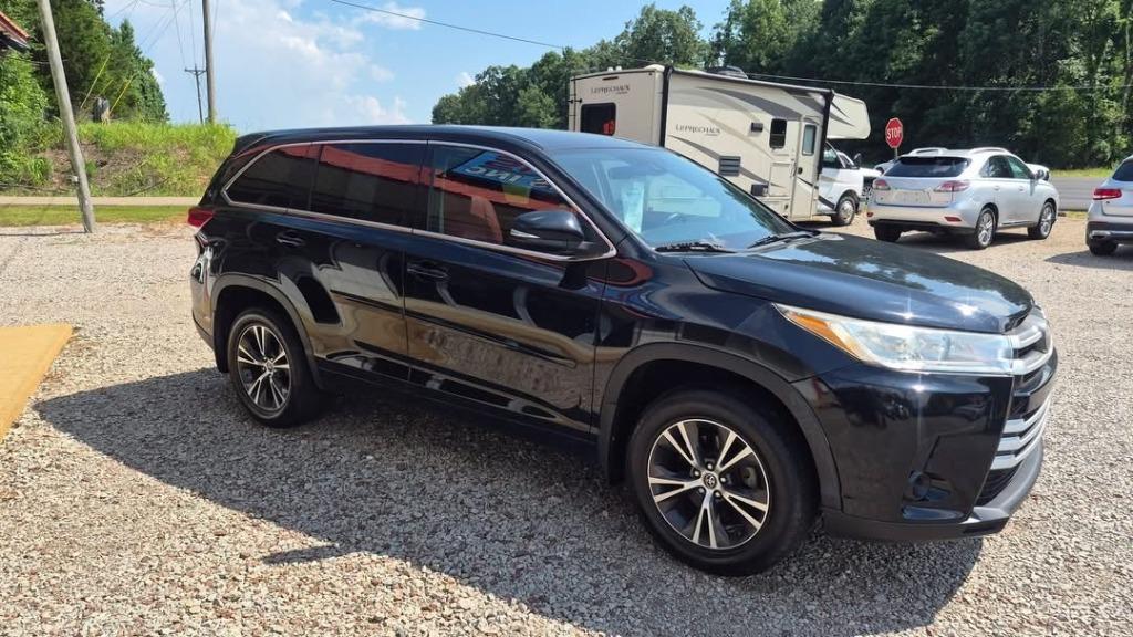 2018 Toyota Highlander - $23,495