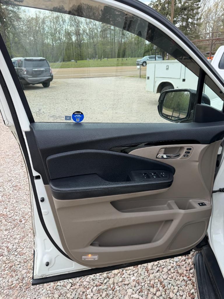 2017 Honda Pilot - $21,495