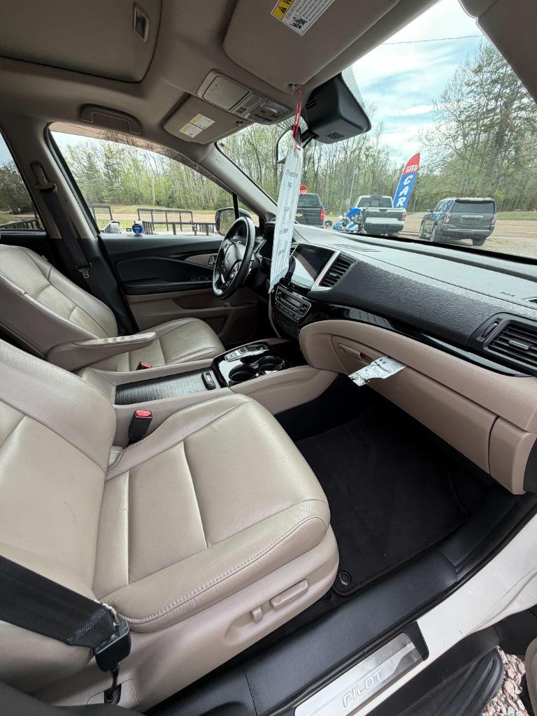 2017 Honda Pilot - $21,495