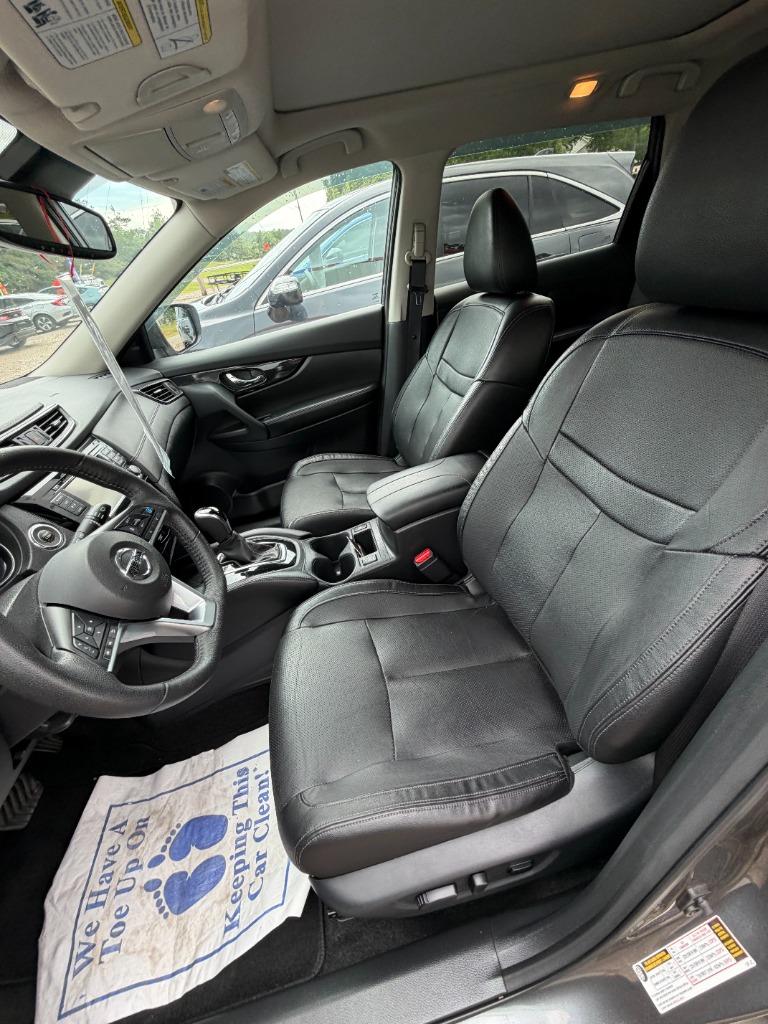 2020 Nissan Rogue - $18,995