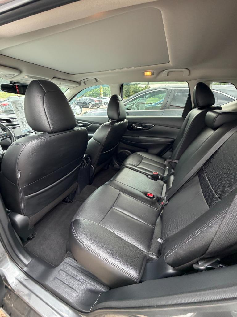 2020 Nissan Rogue - $18,995