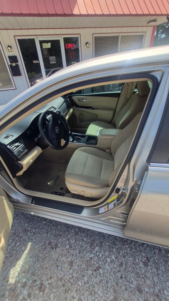 2017 Toyota Camry - $13,995