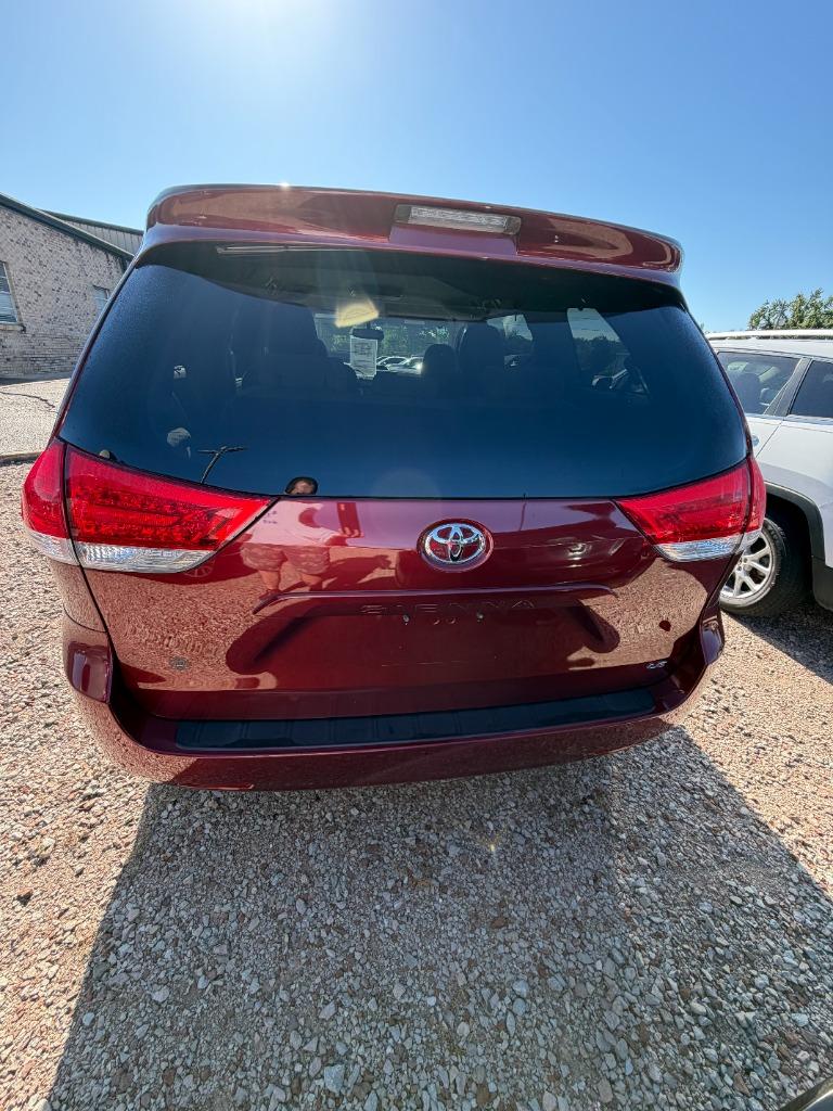 2011 Toyota Sienna - $12,995