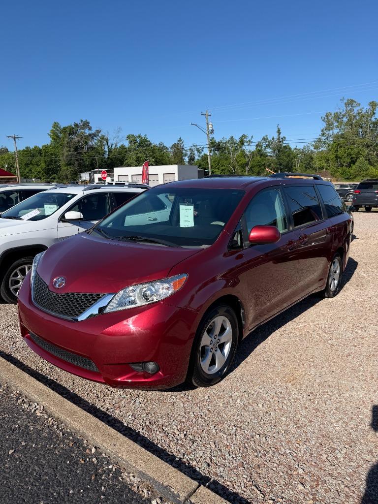 2011 Toyota Sienna - $12,995