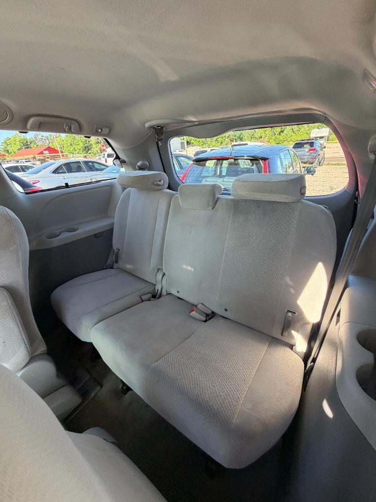 2011 Toyota Sienna - $12,995