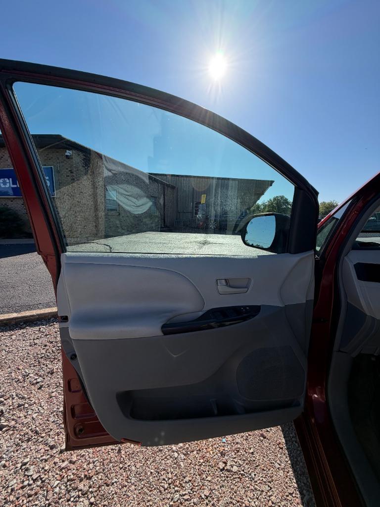 2011 Toyota Sienna - $12,995