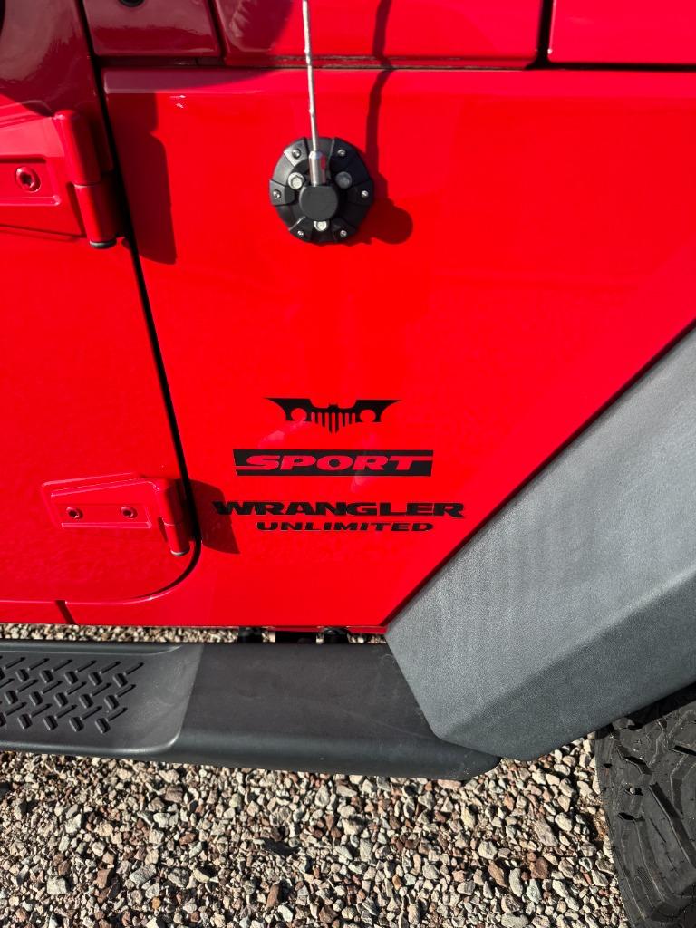 2015 Jeep Wrangler - $17,995