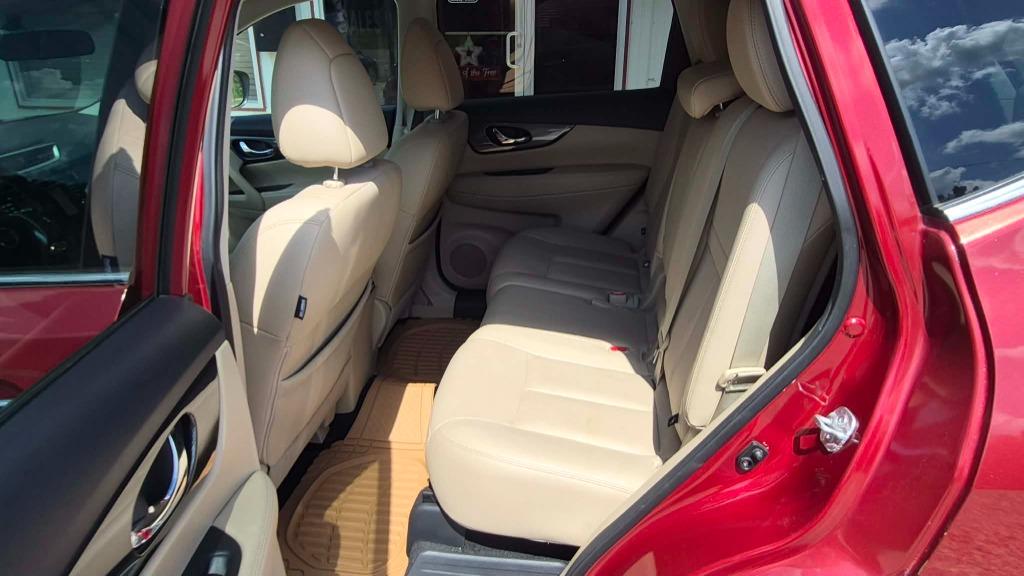 2016 Nissan Rogue - $11,995
