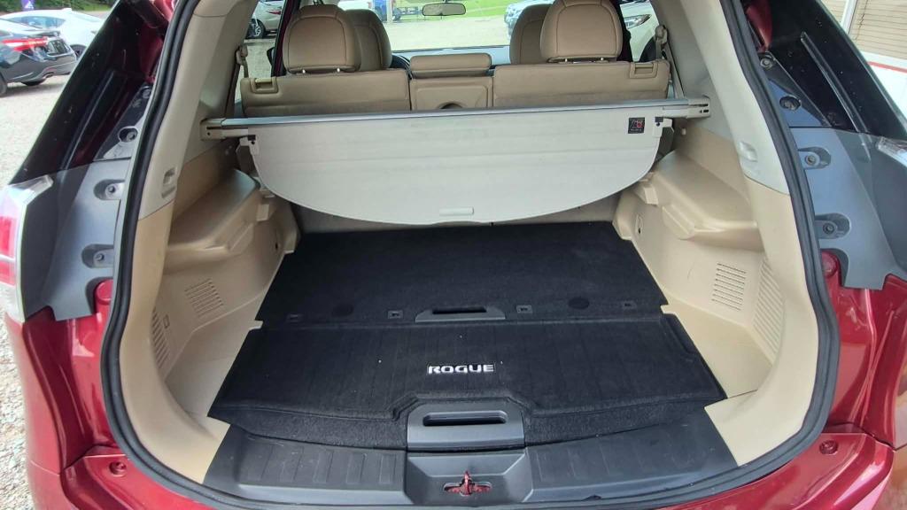 2016 Nissan Rogue - $11,995