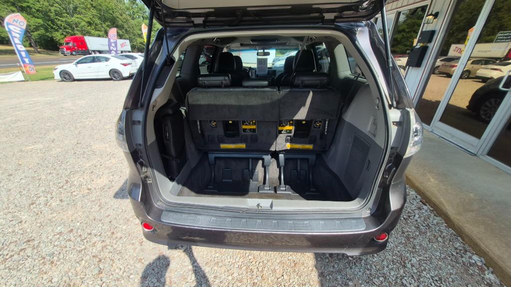 2012 Toyota Sienna - $10,995