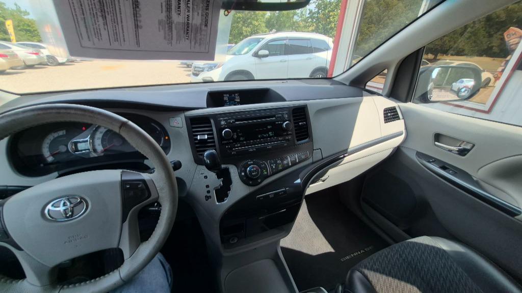 2012 Toyota Sienna - $10,995