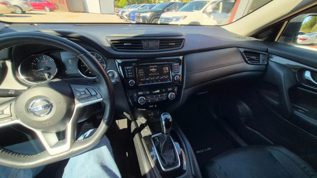 2020 Nissan Rogue - $17,995