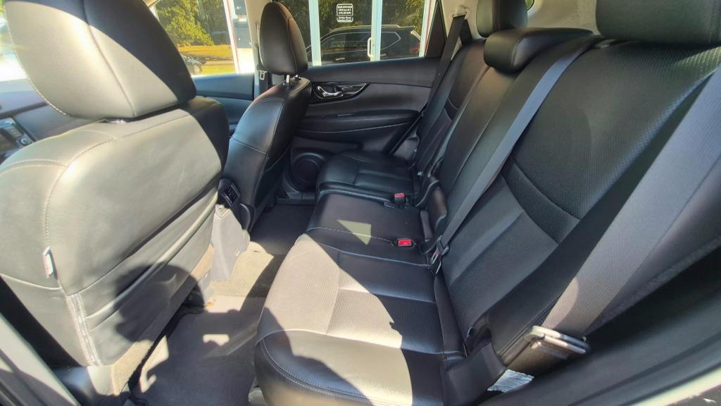 2020 Nissan Rogue - $17,995