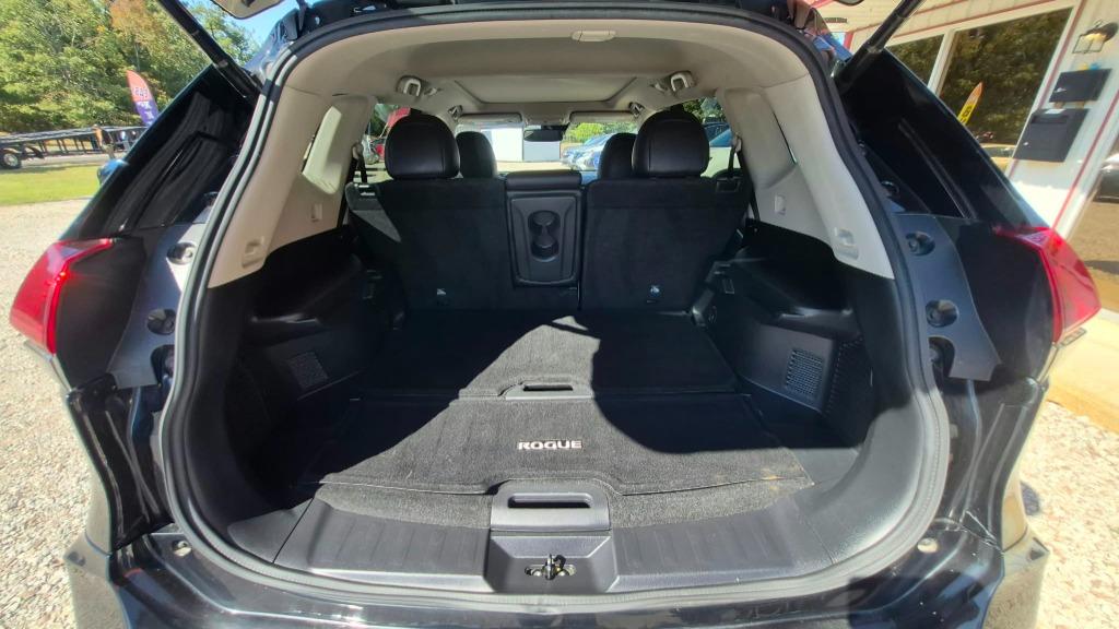 2020 Nissan Rogue - $17,995
