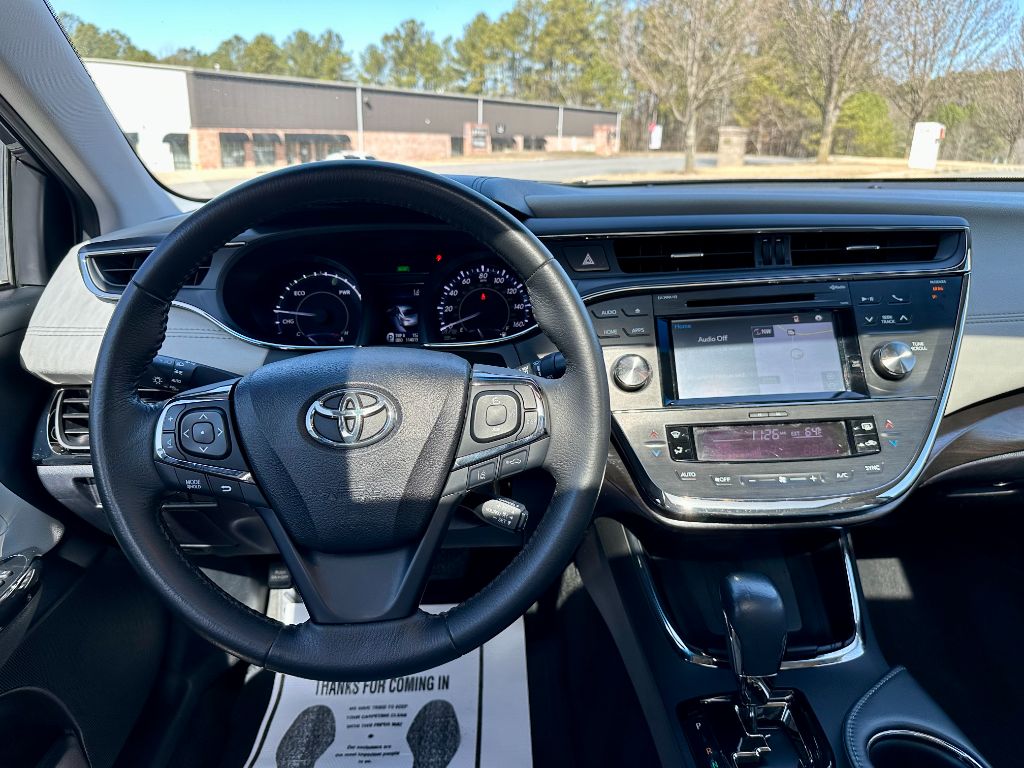 2018 Toyota Avalon Hybrid XLE Plus photo