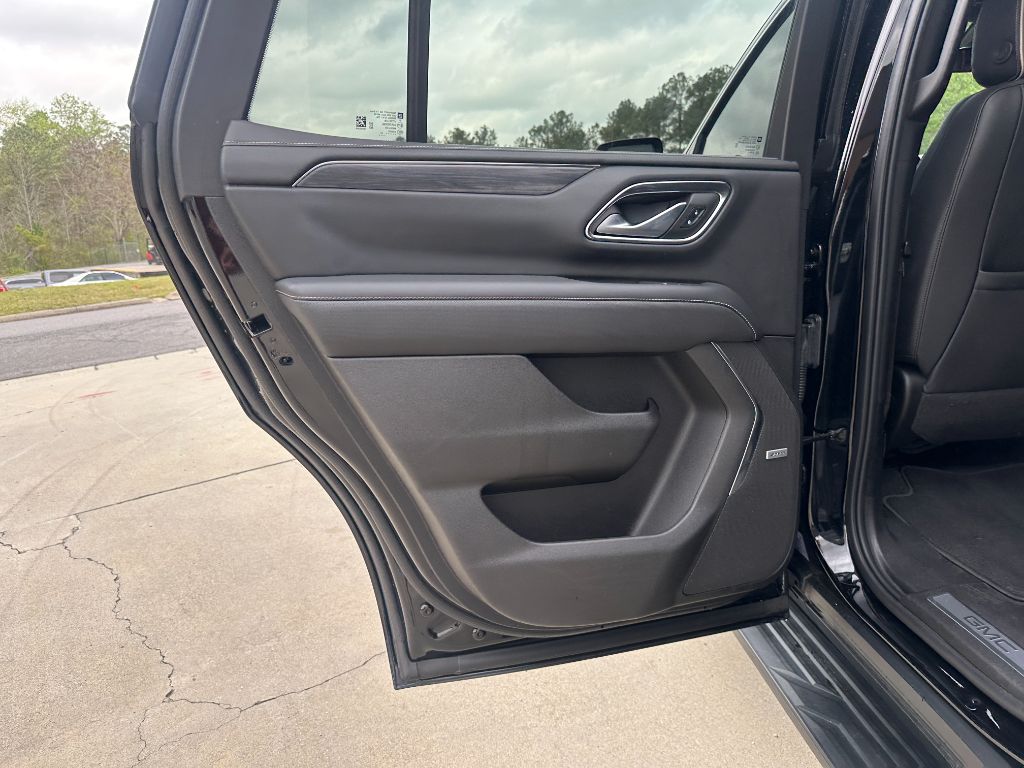 2022 GMC Yukon SLT photo