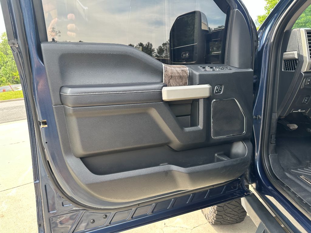 2017 Ford F250sd Lariat photo