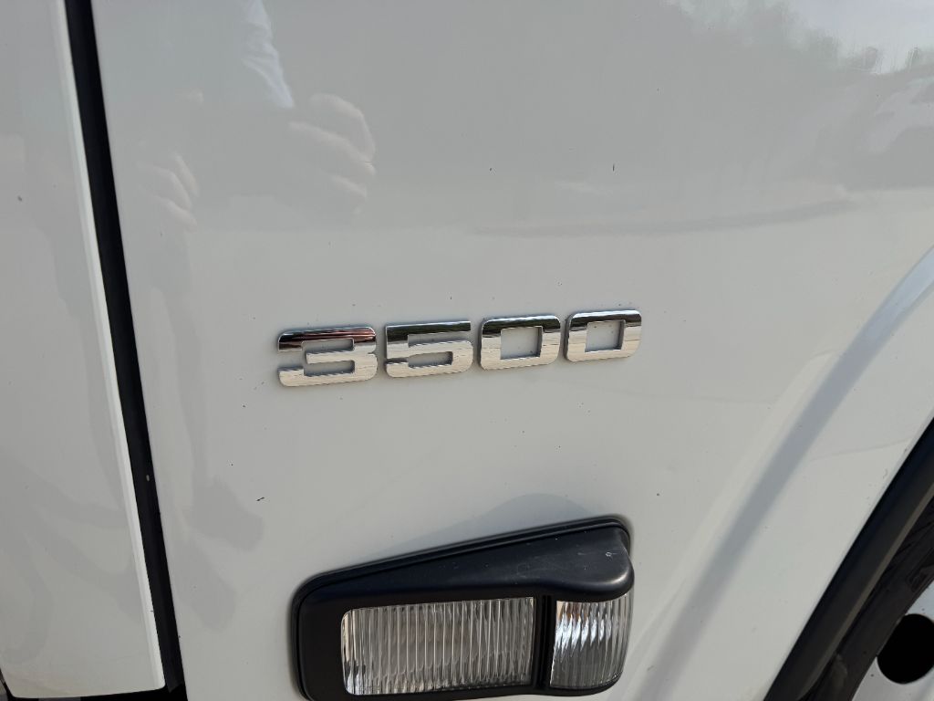 2019 Chevrolet 3500/4500 - $32,500