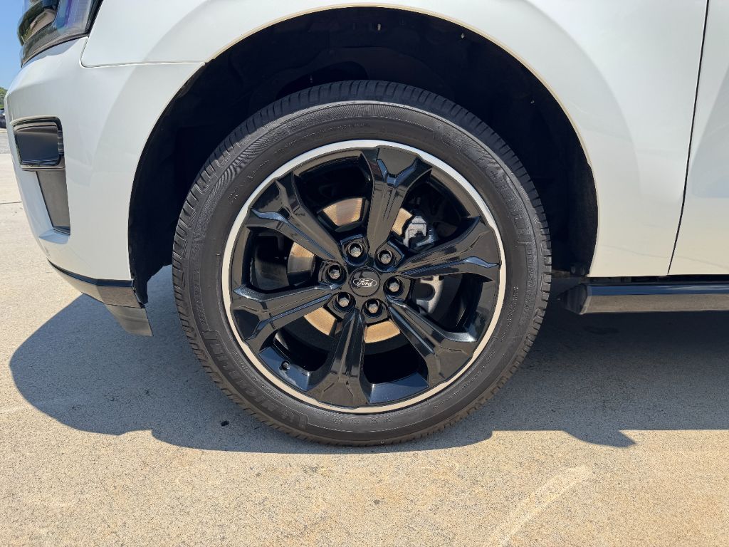 2022 Ford Expedition - $39,500