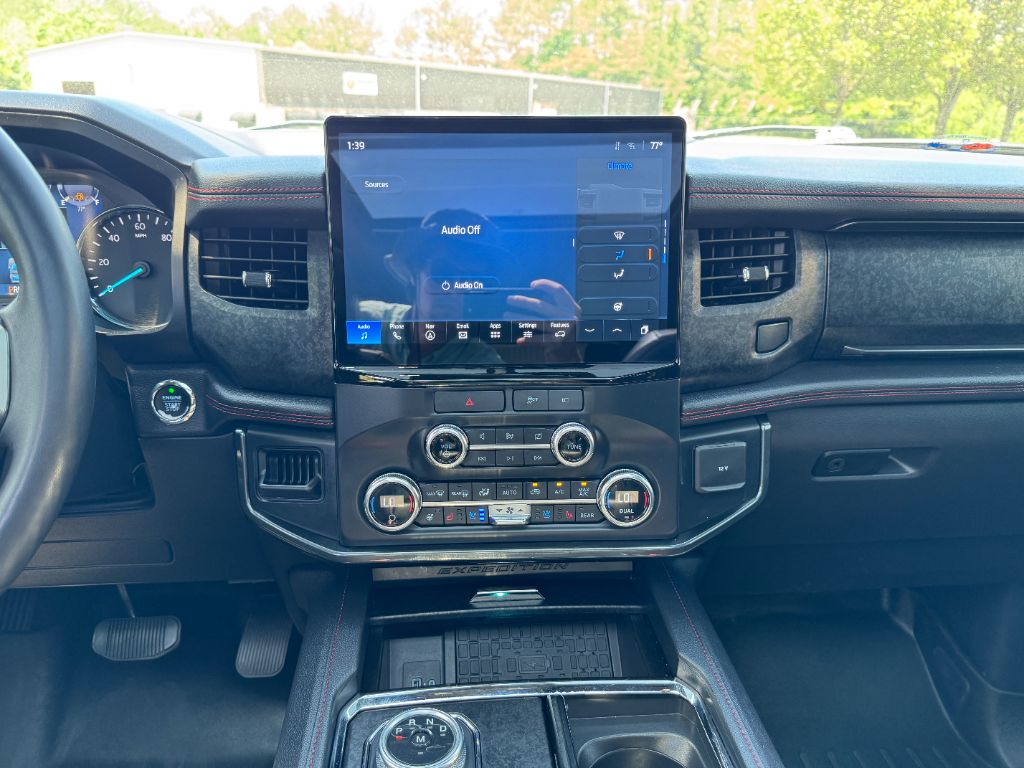 2022 Ford Expedition - $39,500