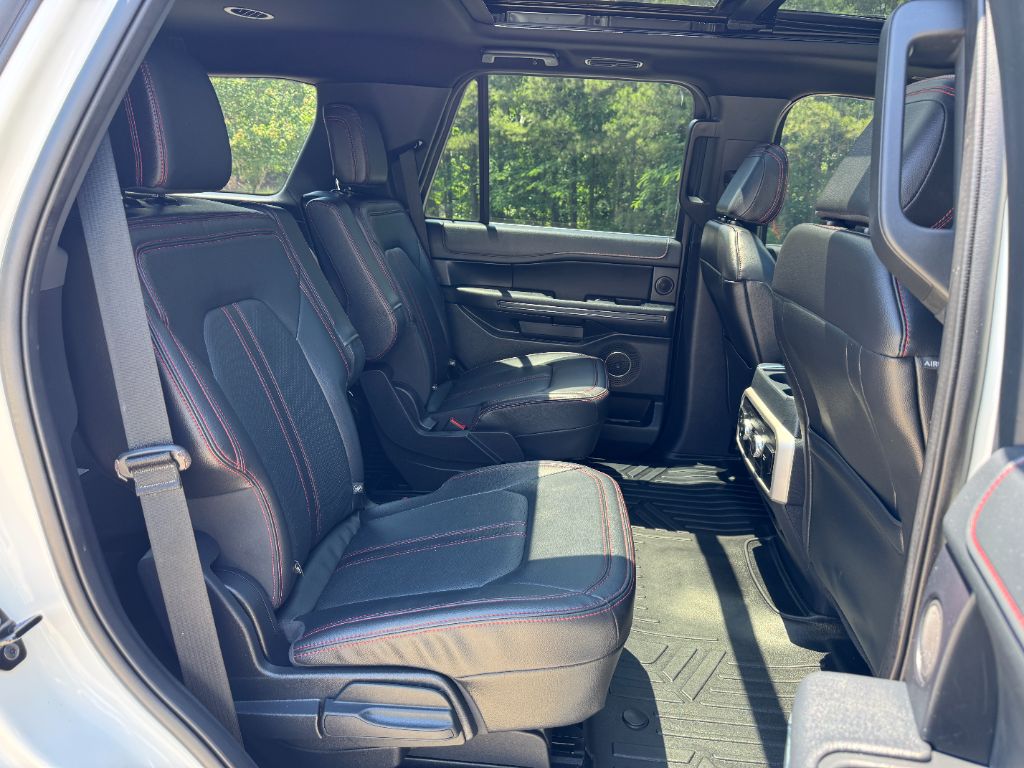 2022 Ford Expedition - $39,500