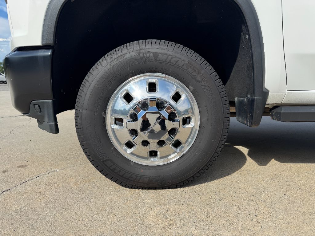 2020 Chevrolet Silverado 3500HD C/C - $38,000
