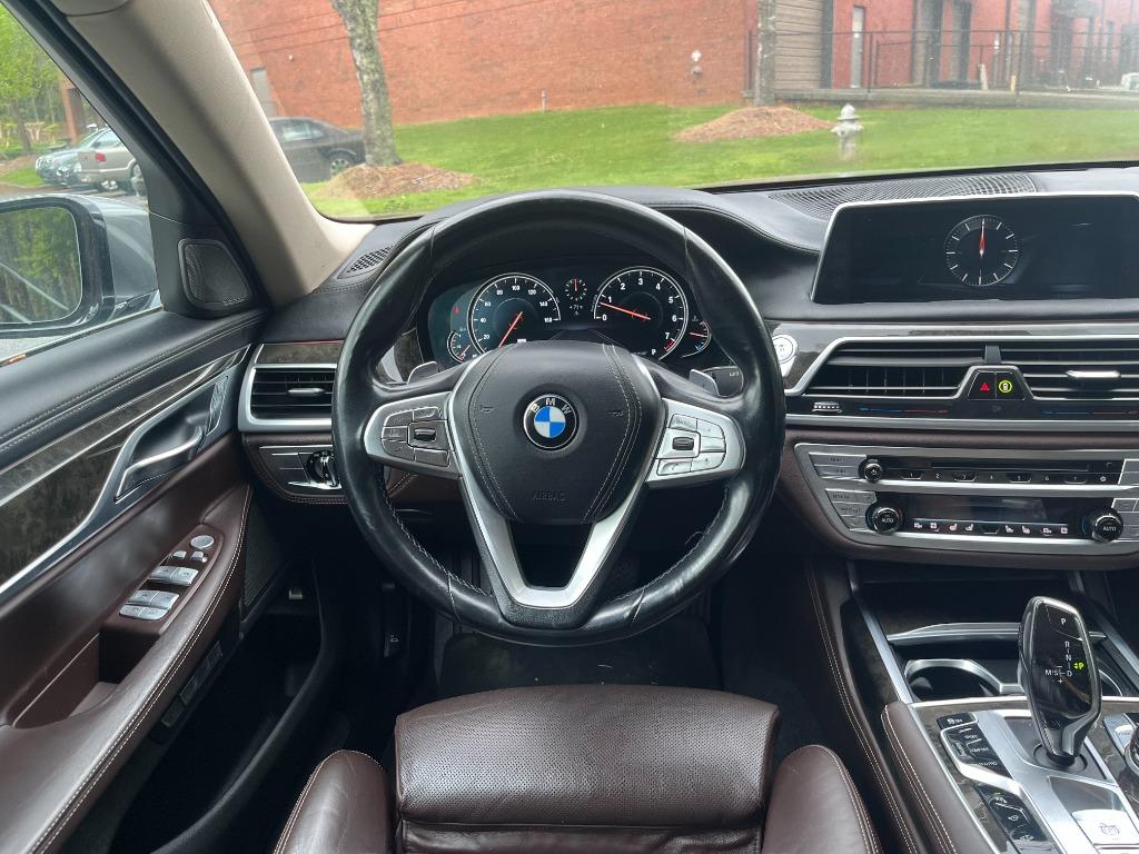 2016 BMW 7-Series 740i photo