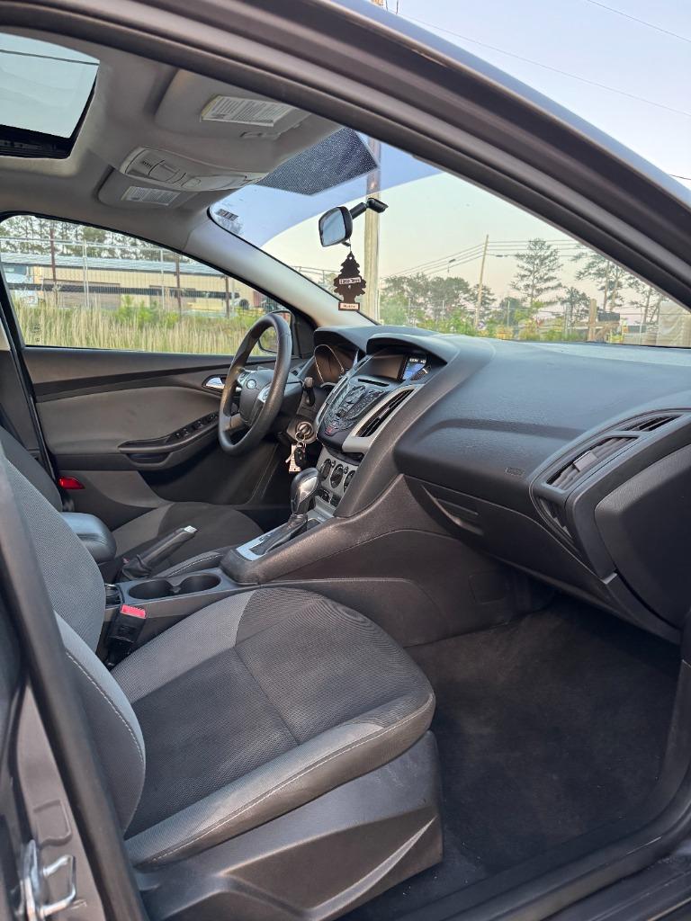 2014 Ford Focus SE photo