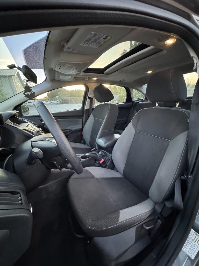 2014 Ford Focus SE photo