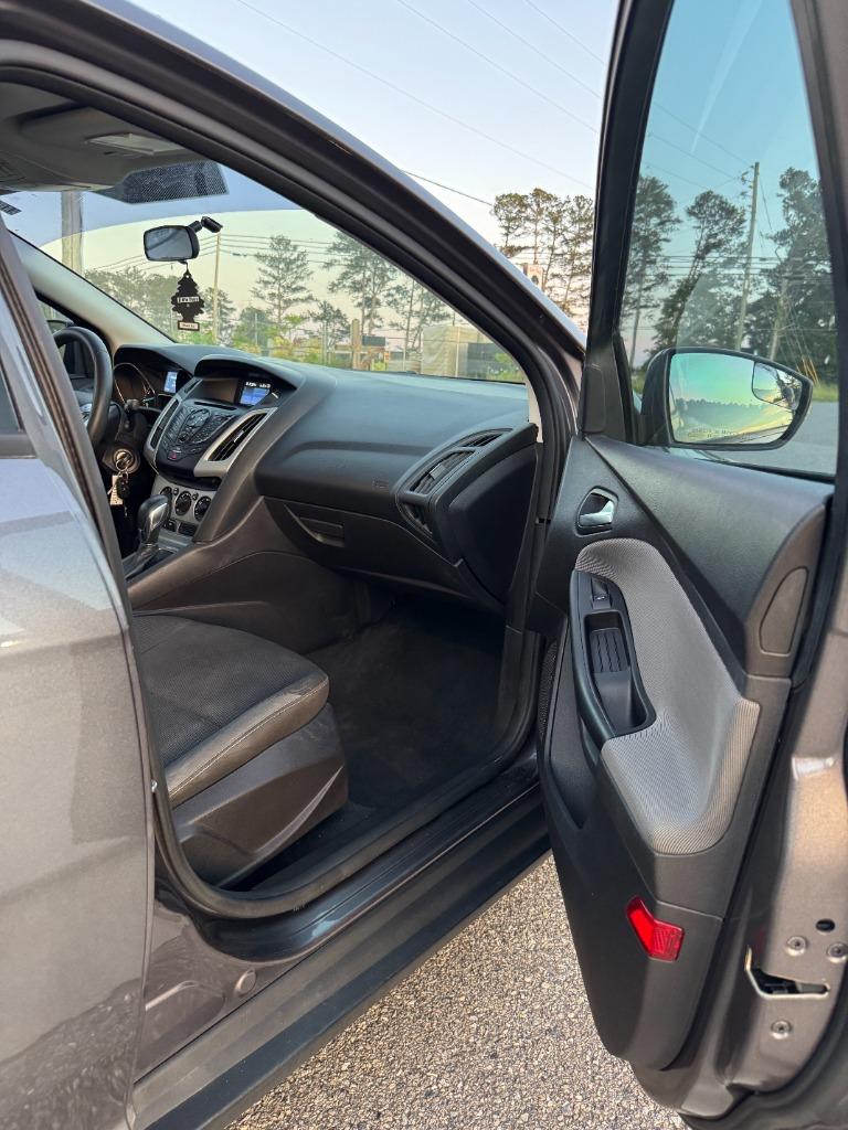 2014 Ford Focus SE photo