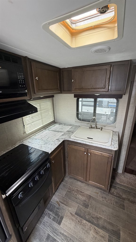 2017 Keystone Keystone - $16,500