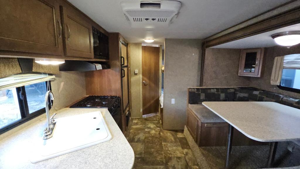 2015 Forest River Coachmen Apex - $12,995