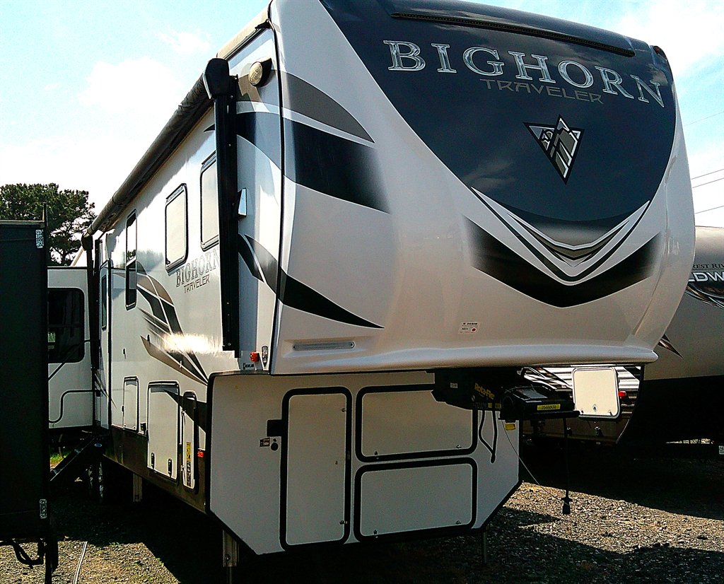 2022 Heartland Rv Bighorn, Bighorn Traveler, Big Country, & Landmark - $39,500